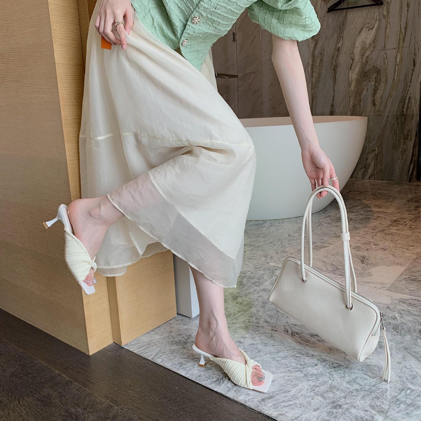 New French Summer Square Toe Sandals Folds Are Thin And Slender With Open Toe Sandals For Women To Wear Mules