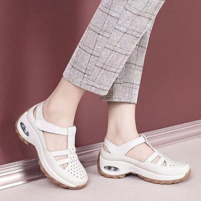 Soft soled toe sandals with sloping design for women