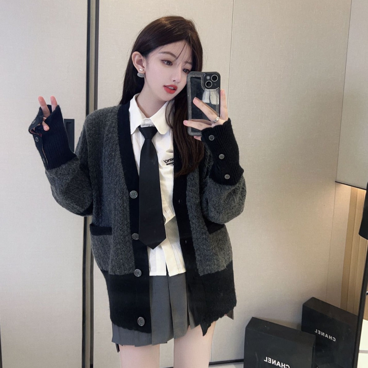 Minimalist Sweater For Women Long Sleeve V Neck Single Breasted Causal Loose Elegant Jacket New Clothing