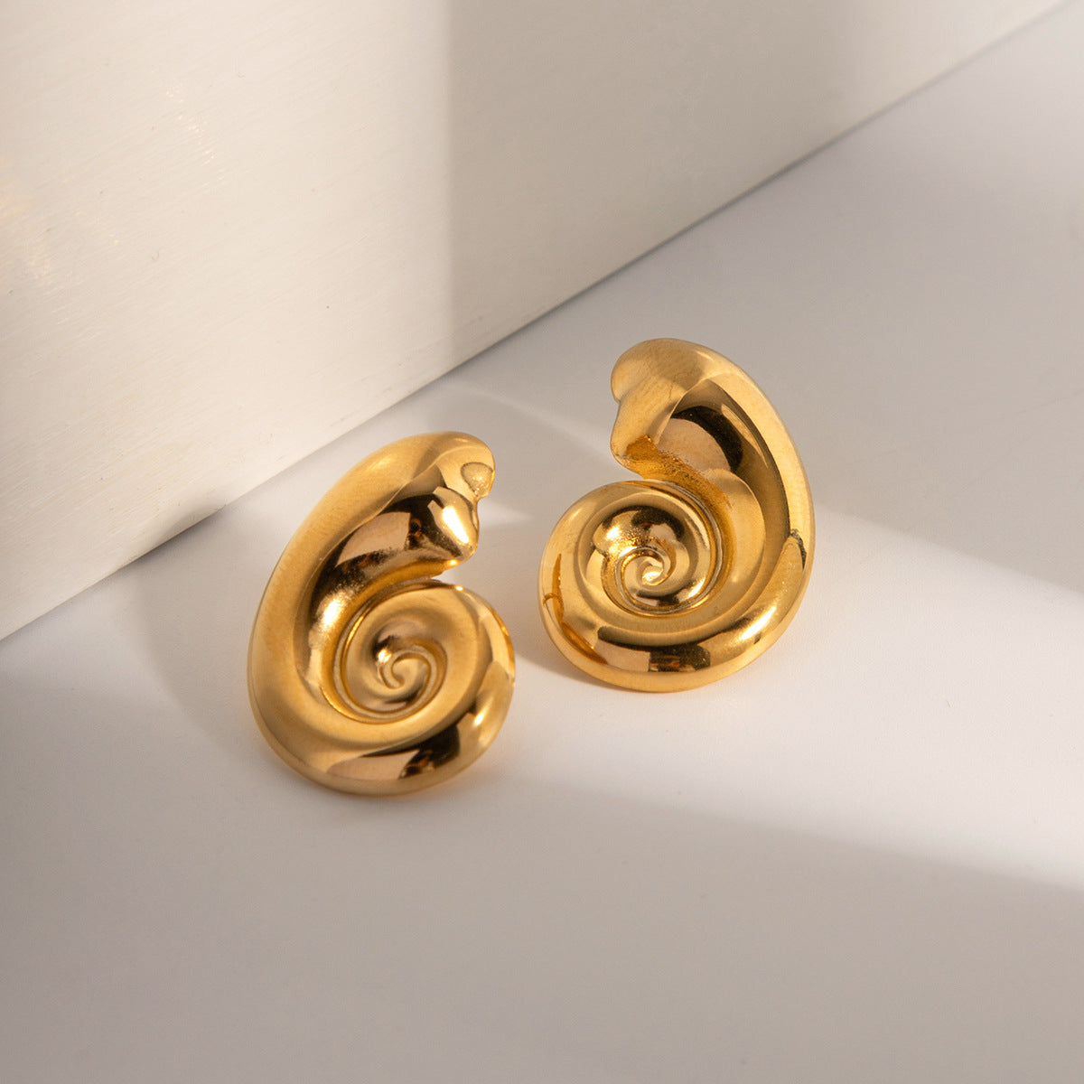 Ins style stainless steel conch spiral loop high-end earrings and earrings accessories for women