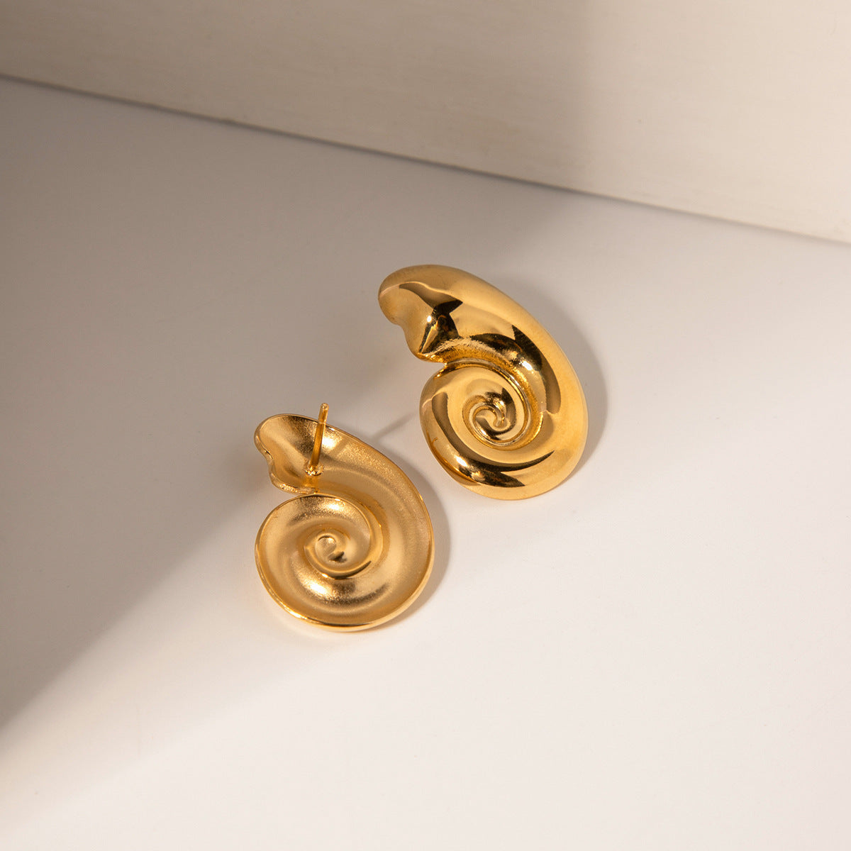 Ins style stainless steel conch spiral loop high-end earrings and earrings accessories for women
