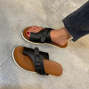 Summer sandals for women casual breathable cool with a flat leather surface